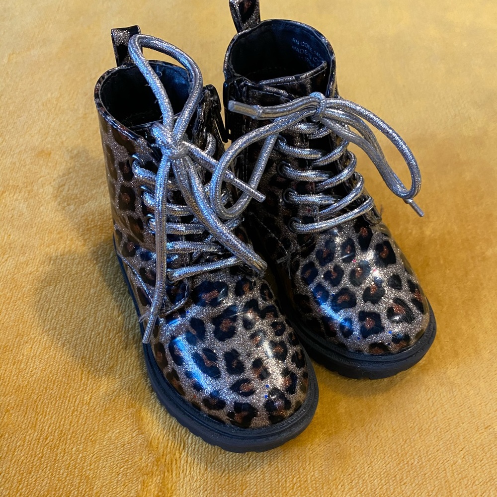 Toddler girl animal print boot